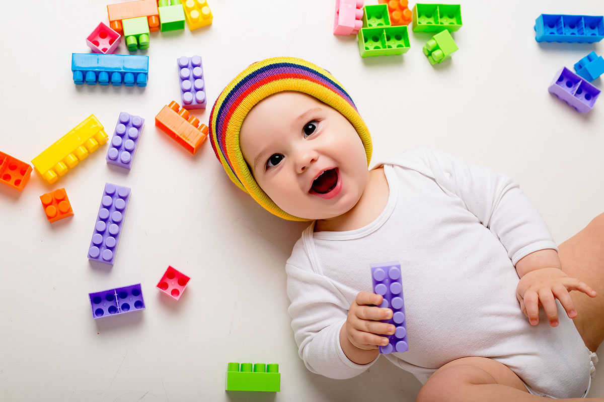 Activités Montessori pour bébés à partir de 6 mois