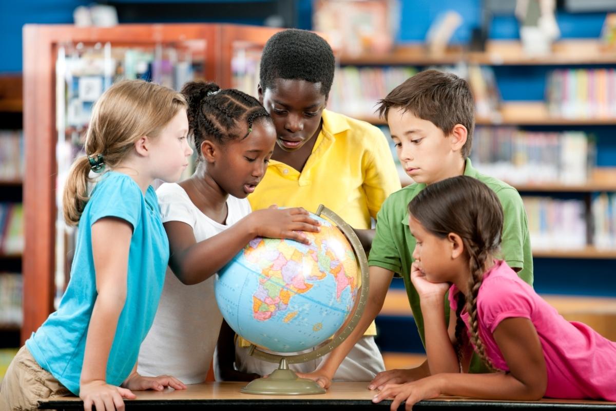 Guide Montessori : Tout sur la méthode, les écoles et les activités